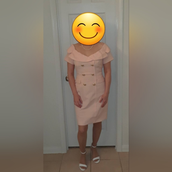 Sale! VENUS SIZE 4 DRESS - Picture 4 of 4